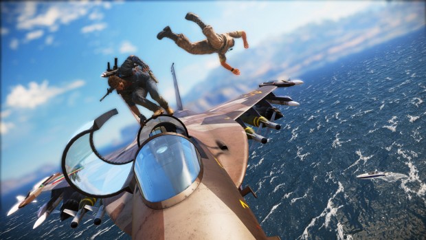 Kampfjets und andere Flugger&auml;tschaften lassen sich in voller Fahrt &uuml;bernehmen. Um sich anzupirschen, ist der Wingsuit bestens geeignet. (Bild: Square Enix)